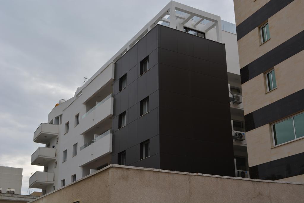 P L Panagiotis Apartment Larnaka Exterior foto