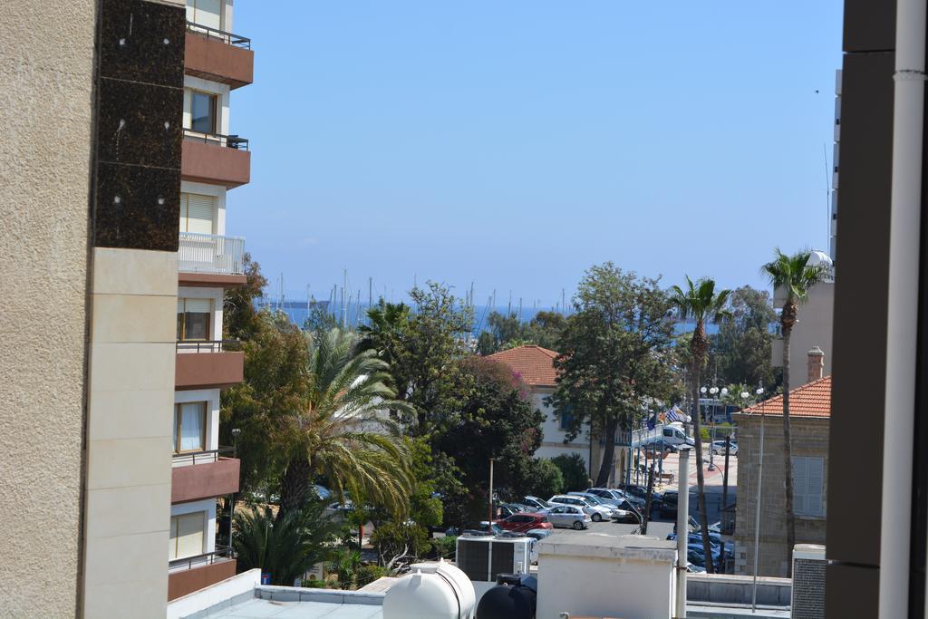 P L Panagiotis Apartment Larnaka Exterior foto